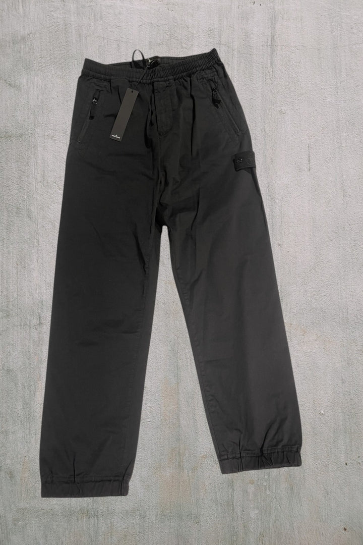 Ghost Cargos Black