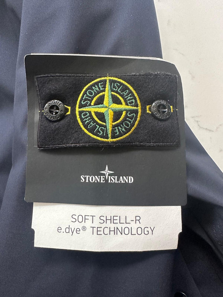 Stone Island Soft Shell-R e.dye Technology
