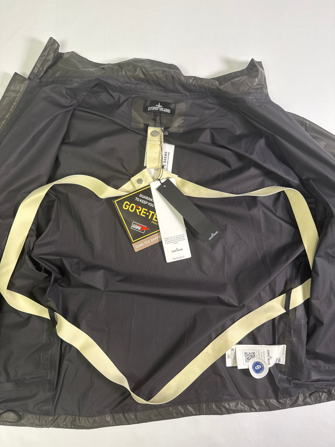 Stone Island Shadow Project GORE-TEX Shakedry Packable Jacket